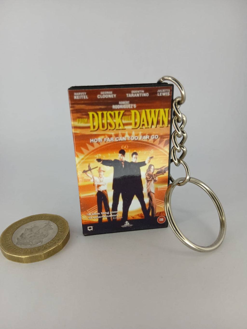 From Dusk Till Dawn Mini VHS Keyring – scale with coin