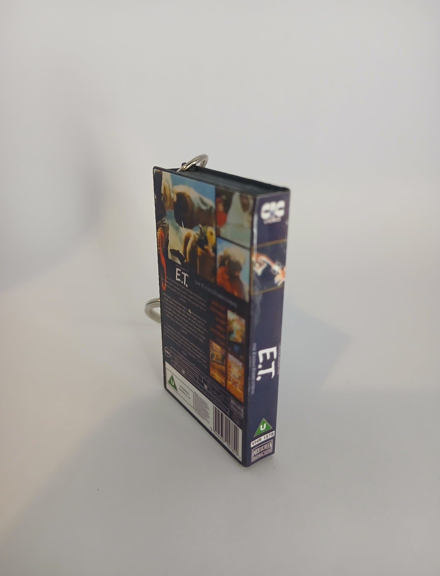 E.T. the Extra-Terrestrial Mini VHS Keyring – spine view standing