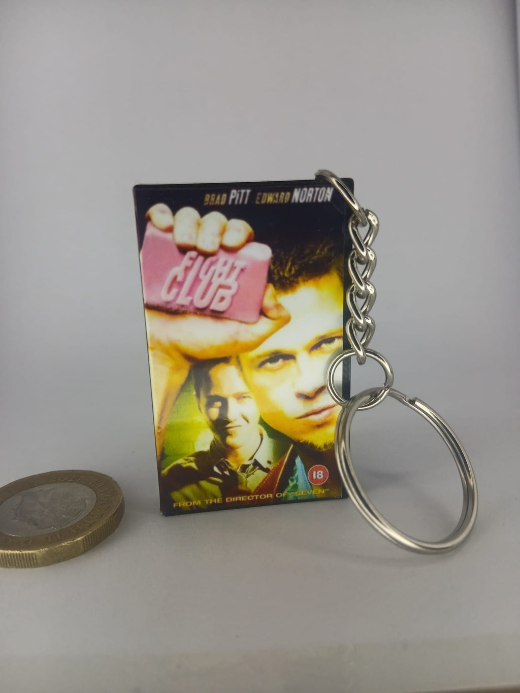 Fight Club Mini VHS Keyring – scale with coin standing
