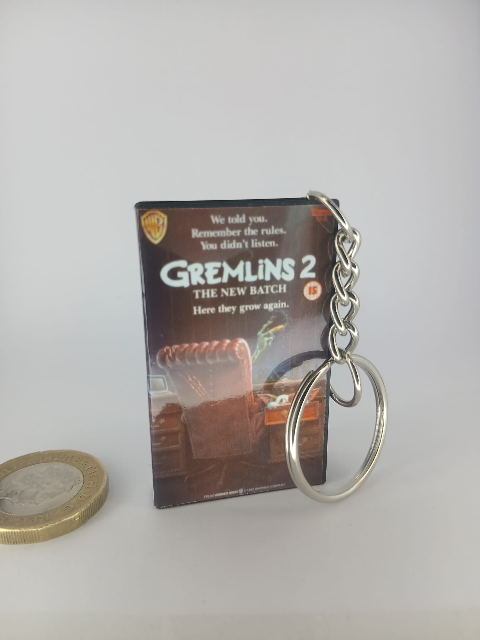 Gremlins 2 The New Batch Mini VHS Keyring – scale with coin