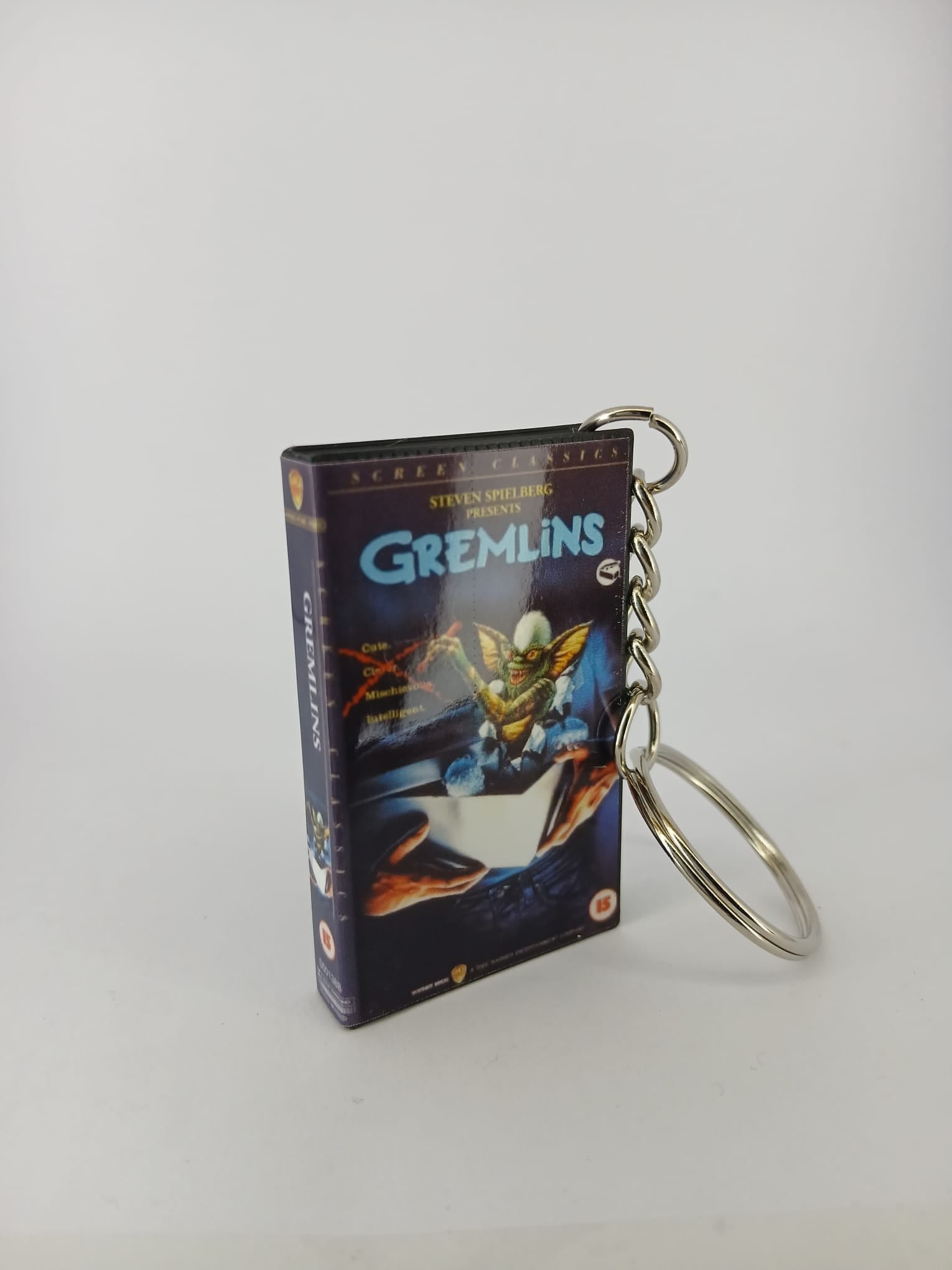 Gremlins Mini VHS Keyring – scale with coin