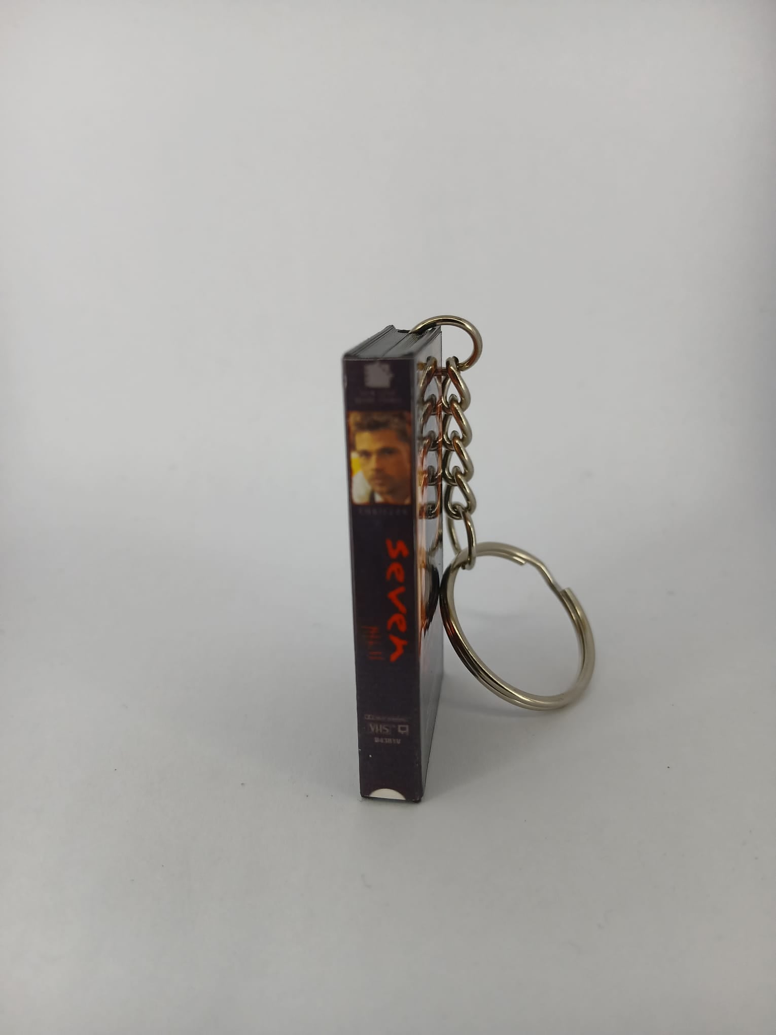 Se7en Mini VHS Keyring – front view
